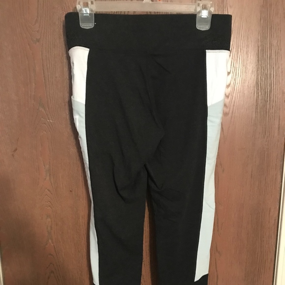 clothes - Picture 5 of 5